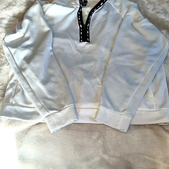 Nike 3/4 Zip Pull Over Sweatshirt - Picture 3 of 6